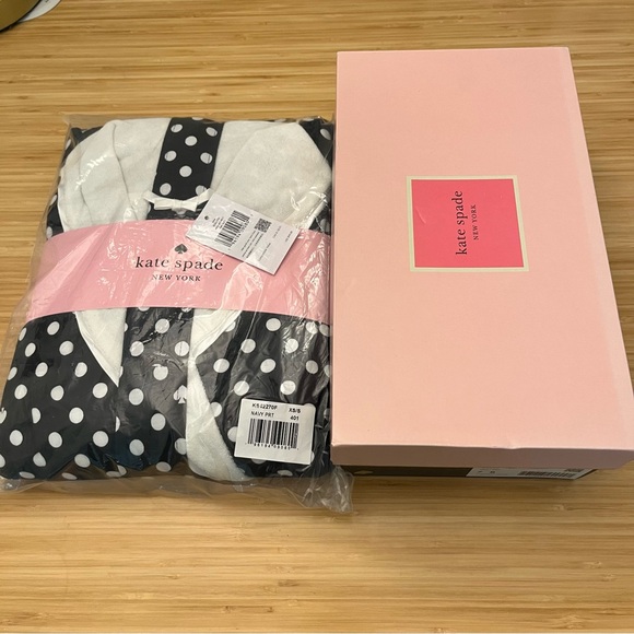 Kate Spade Robe & Slippers - Picture 2 of 5